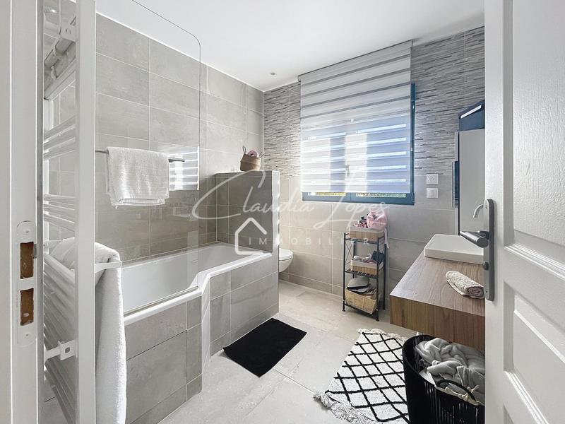 Maison - 148 m² - 5 pièces