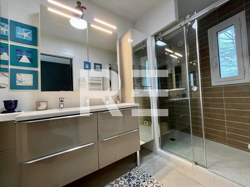 Villa - 170 m² - 6 pièces