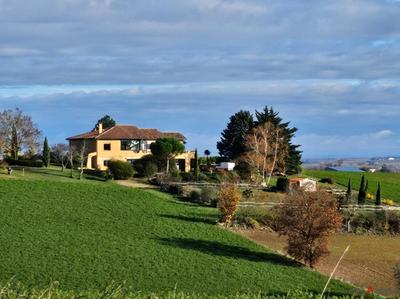 Maison - 218 m² - 6 pièces