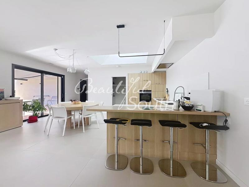 Villa - 180 m² - 4 pièces