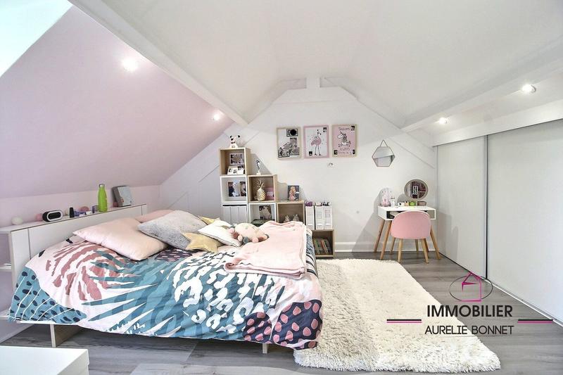 Maison - 95 m² - 5 pièces