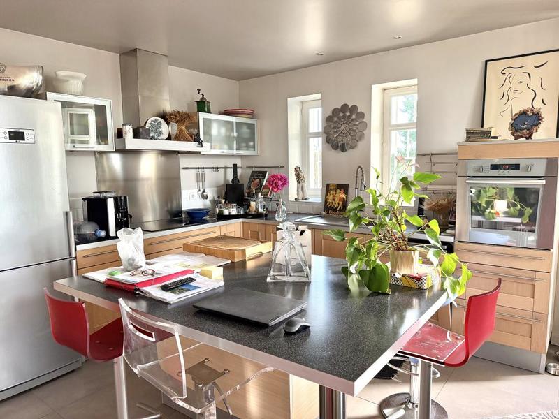 Maison - 320 m² - 9 pièces