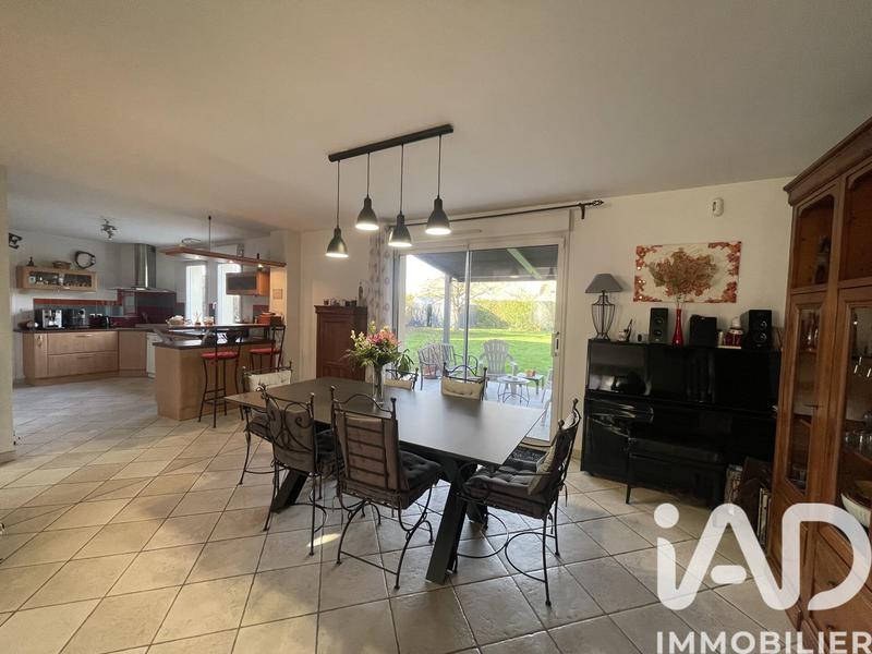Maison - 158 m² - 8 pièces