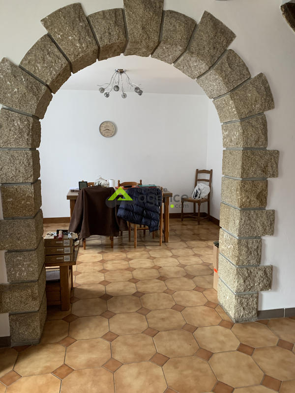 Propriété - 100 m² - 5 pièces