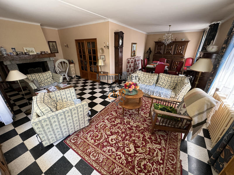 Maison - 170 m² - 8 pièces