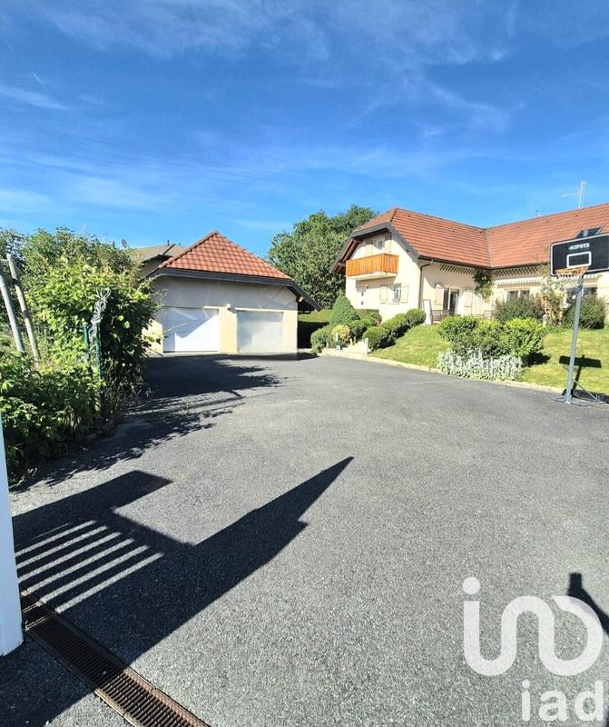 Maison - 250 m² - 7 pièces