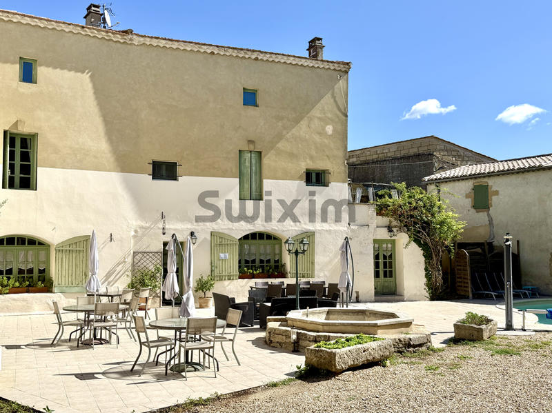 Mas - 510 m² - 17 pièces