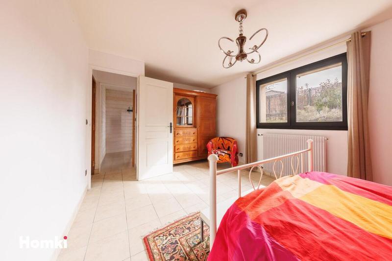 Maison - 200 m² - 6 pièces