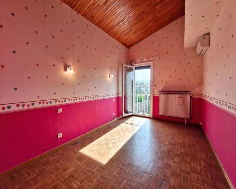 Maison - 270 m² - 11 pièces