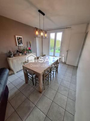 Maison - 80 m² - 5 pièces
