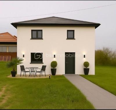 Maison - 88 m² - 4 pièces