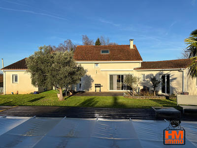 Maison - 210 m² - 7 pièces