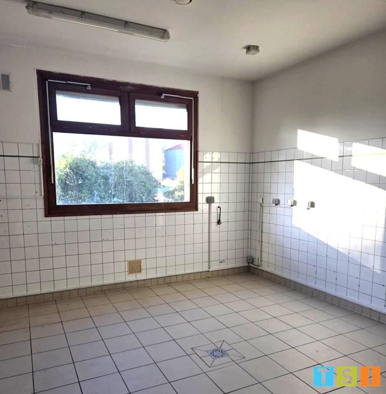Local d'activités - 200 m² - 7 pièces
