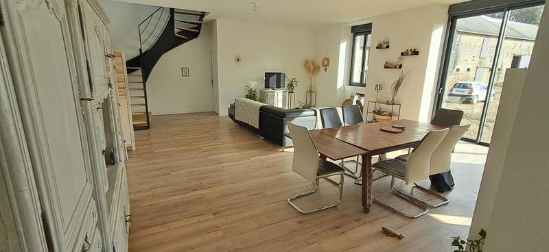 Maison - 192 m² - 8 pièces