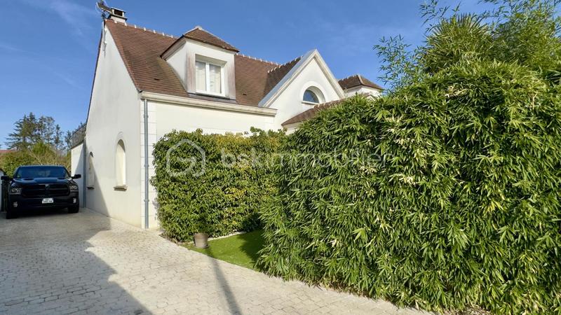 Maison - 239 m² - 6 pièces