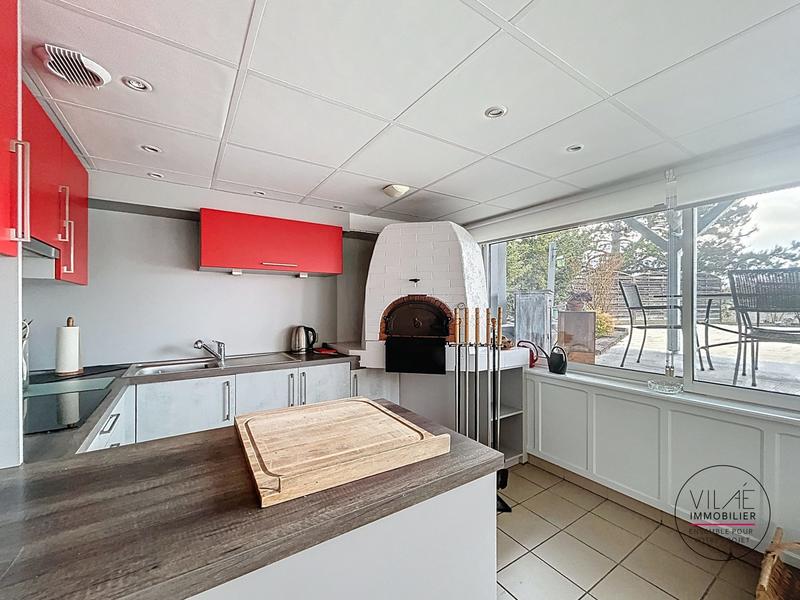 Maison - 235 m² - 8 pièces