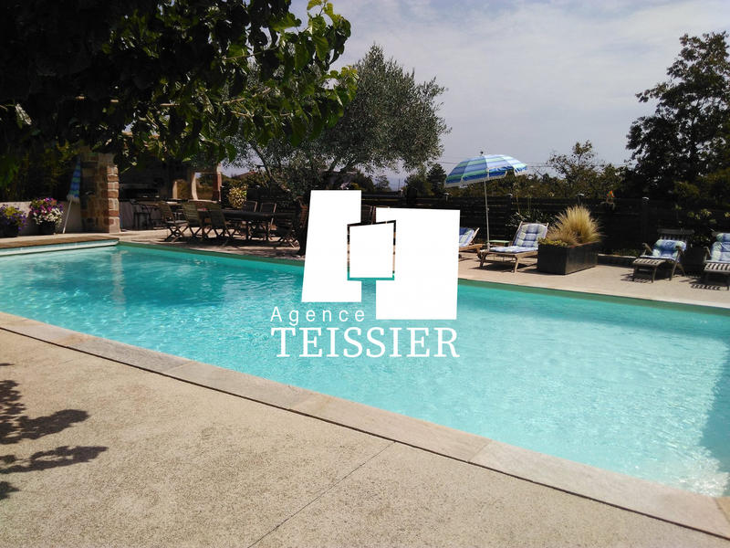 Maison - 286 m² - 9 pièces