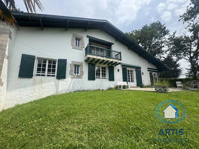 Maison - 183 m² - 8 pièces