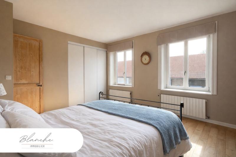 Maison - 350 m² - 10 pièces