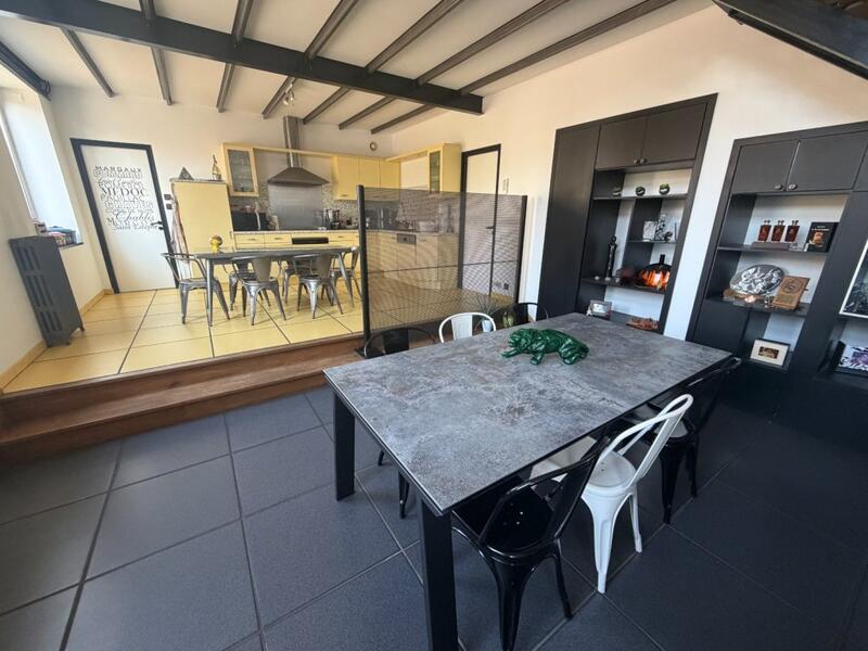 Loft - 276 m² - 10 pièces
