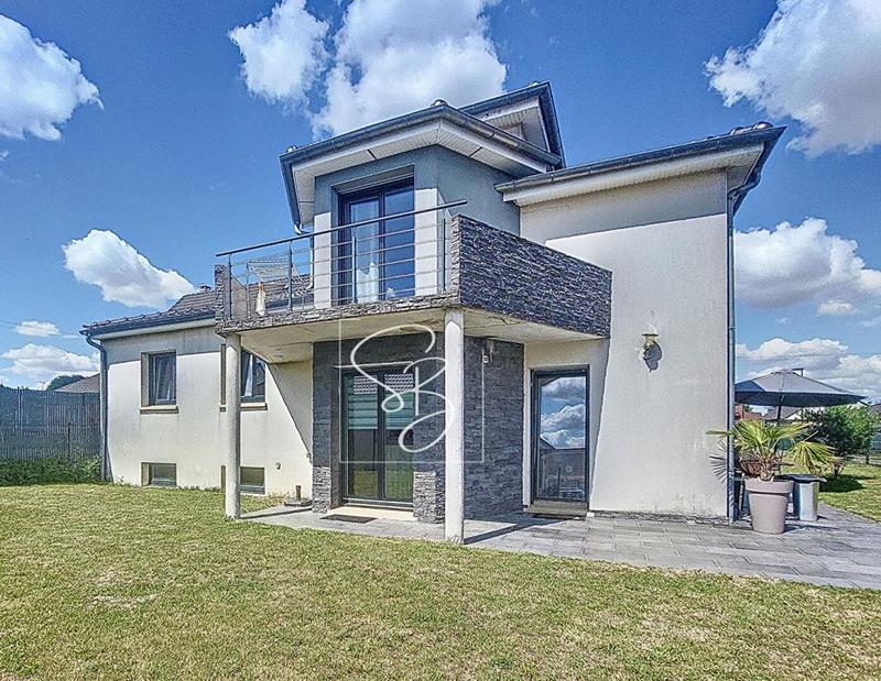 Maison - 162 m² - 5 pièces