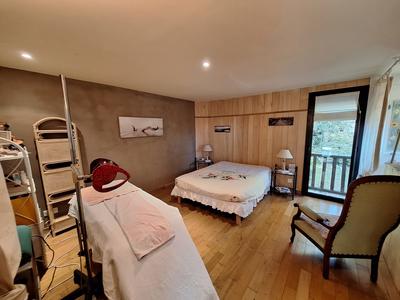 Maison - 425 m² - 11 pièces