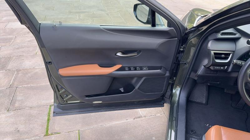 Lexus Ux 2.0 Vvt-iE 184 Hybrid Cvt Luxe - Garantie constructeur Entretien