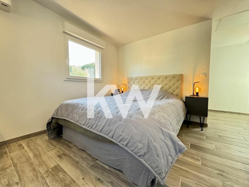 Villa - 180 m² - 8 pièces