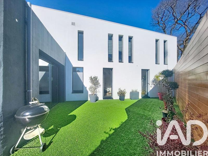 Maison - 197 m² - 6 pièces