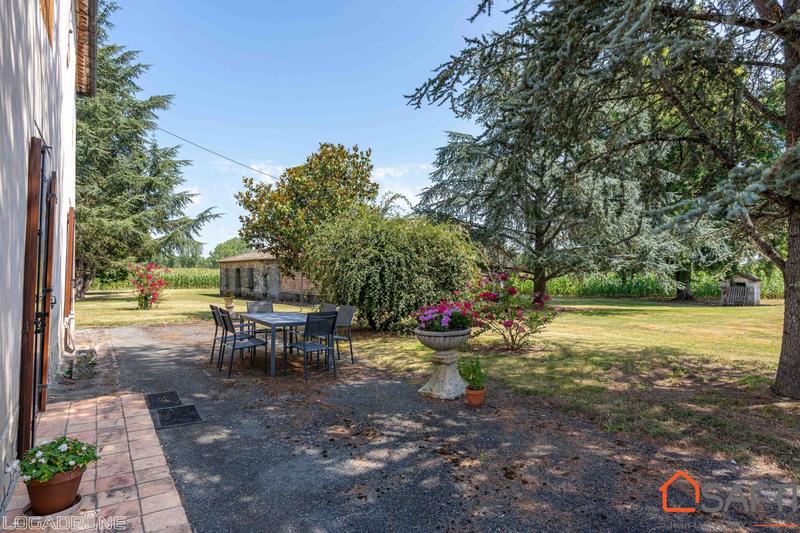 Maison - 180 m² - 5 pièces