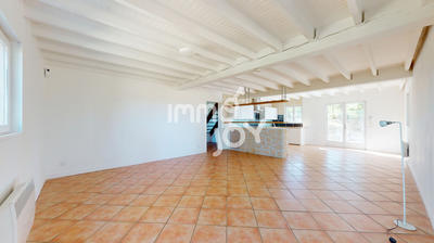 Maison - 140 m² - 5 pièces