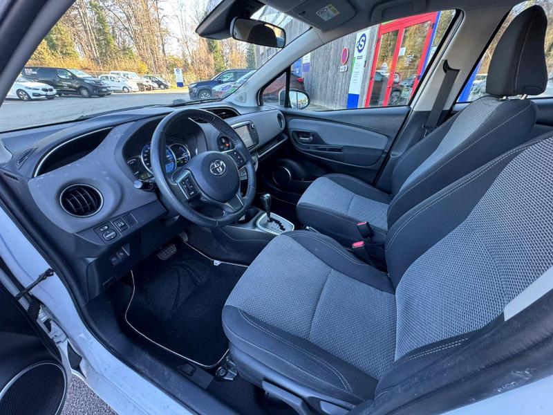 Toyota Yaris III Hybride 100h - Bv E-Cvt Dynamic