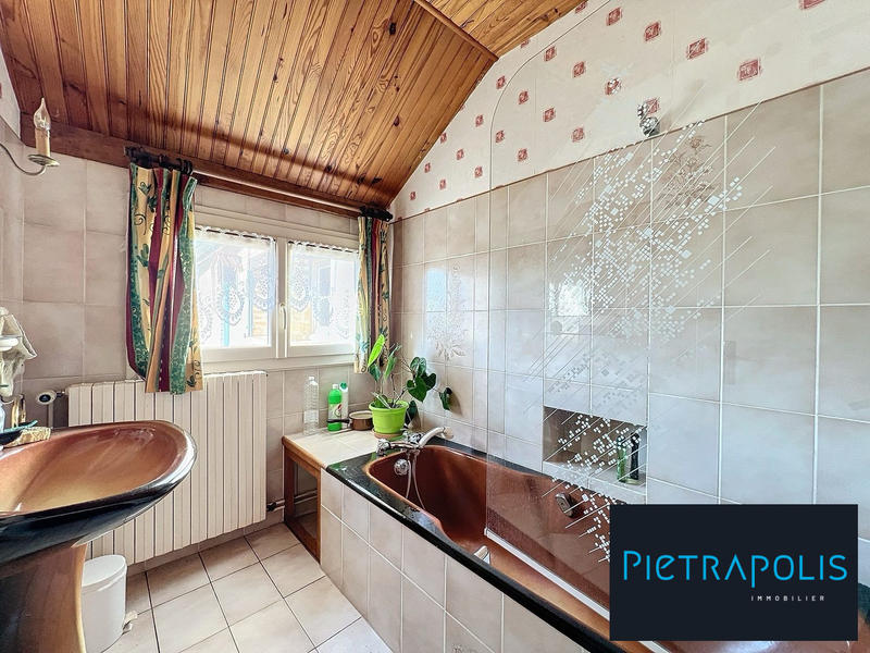 Maison - 200 m² - 8 pièces