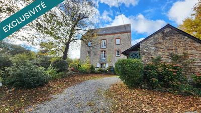 Maison - 219 m² - 9 pièces