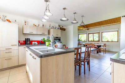 Maison - 202 m² - 8 pièces