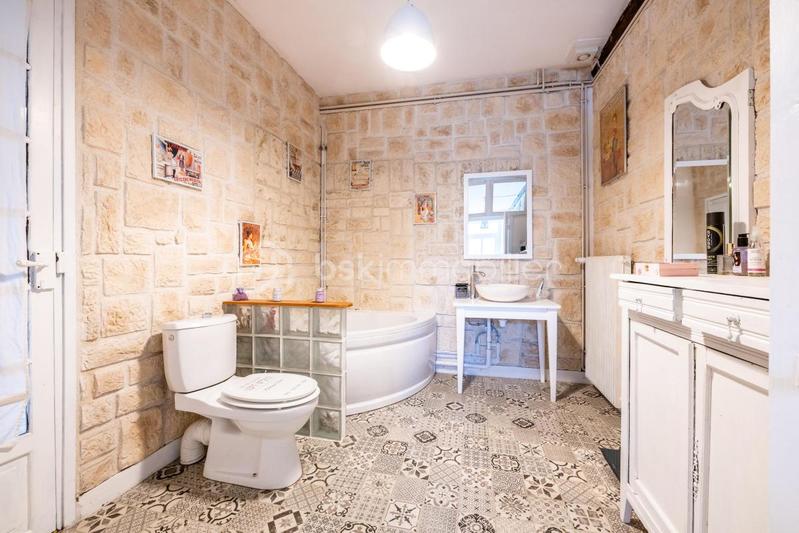 Maison ancienne - 214 m² - 7 pièces