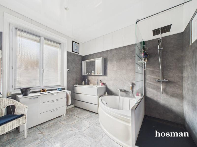 Maison - 170 m² - 6 pièces