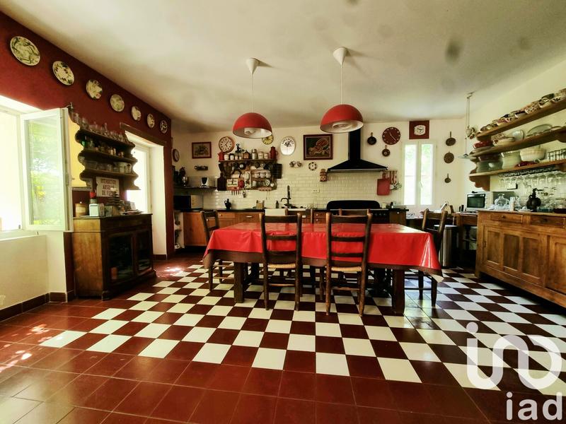 Maison - 1 000 m² - 29 pièces