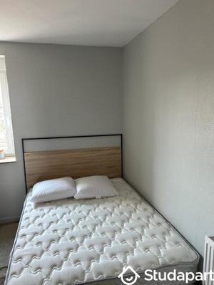Chambre - 13 m² - 1 pièce