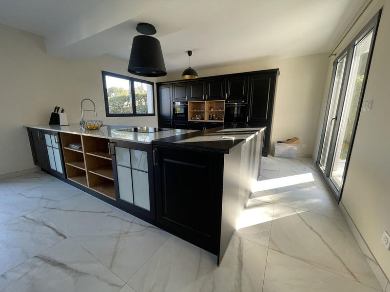 Villa - 285 m² - 6 pièces