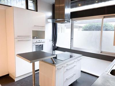 Loft - 83 m² - 3 pièces