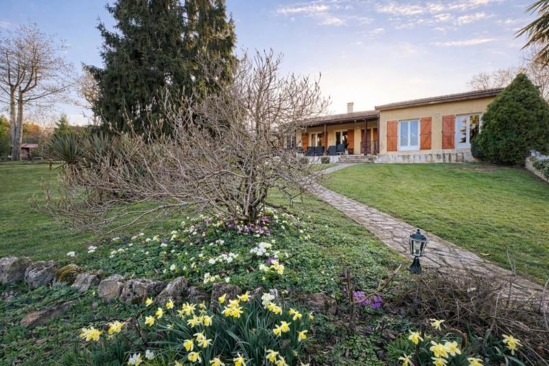 Maison - 102 m² - 4 pièces