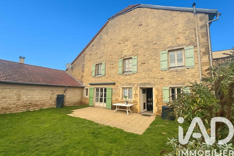 Maison - 223 m² - 7 pièces