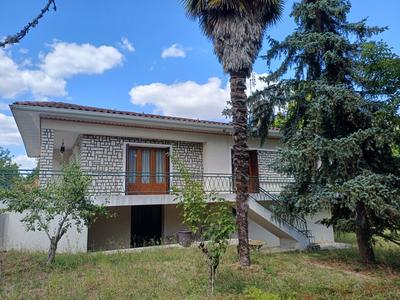 Maison - 206 m² - 6 pièces