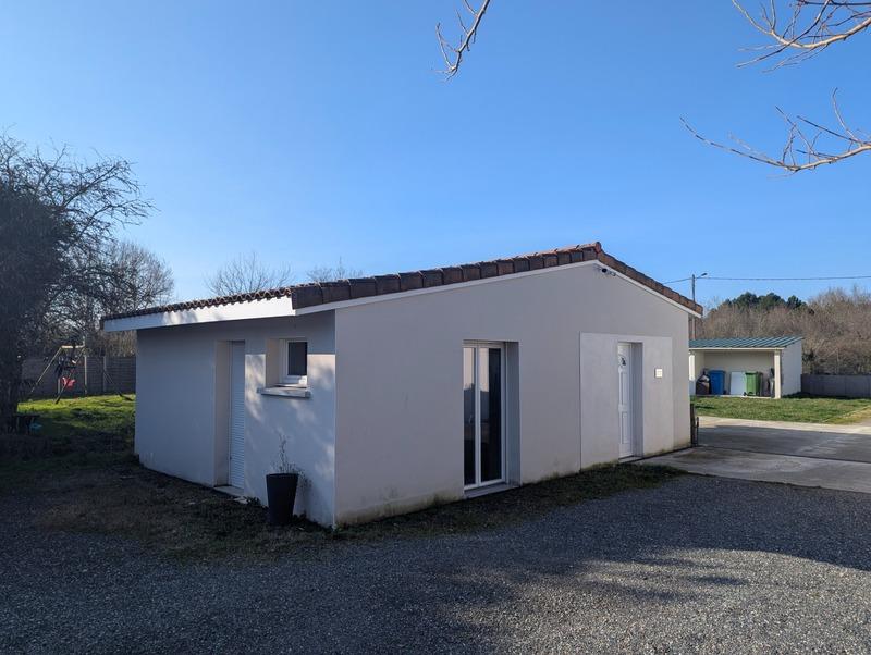 Propriété - 330 m² - 11 pièces