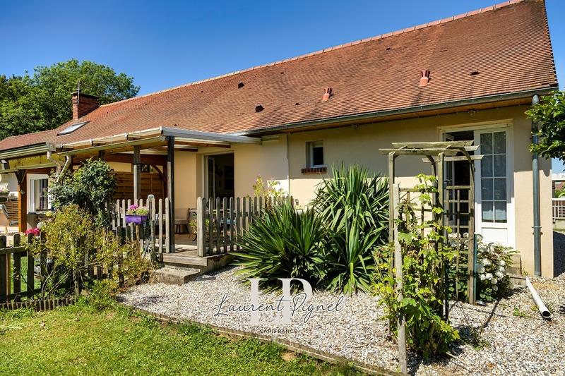 Maison - 177 m² - 9 pièces