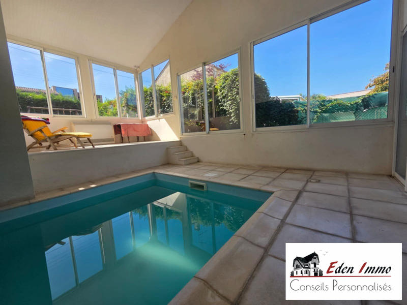 Maison - 256 m² - 10 pièces