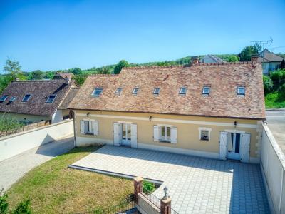 Maison - 218 m² - 6 pièces