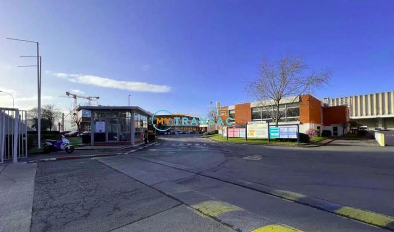 Local d'activités - 3 065 m²