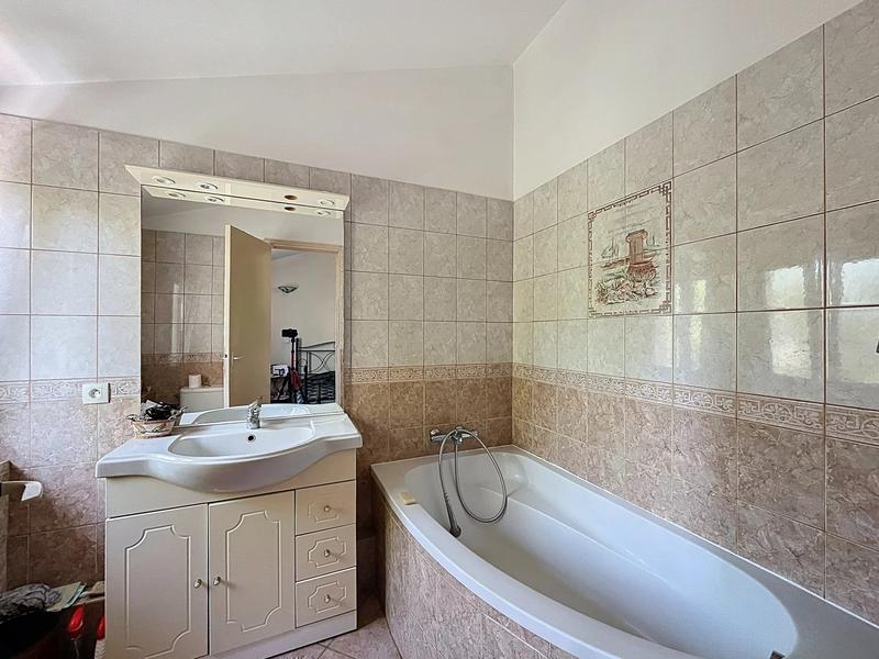 Maison - 121 m² - 5 pièces